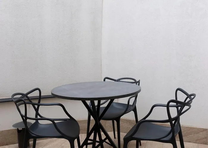 A Cunnicella * Bronte